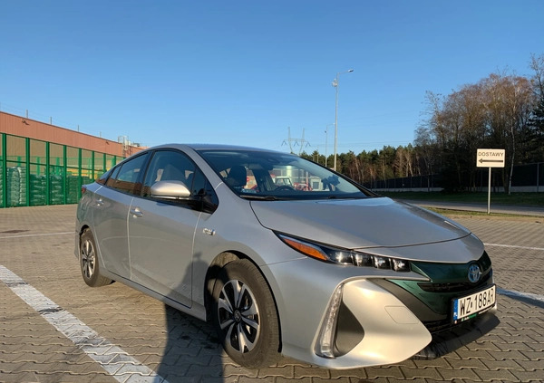 Toyota Prius cena 79000 przebieg: 79000, rok produkcji 2018 z Łomianki małe 667